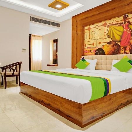 אודייפור Hotel Eagle Inn מראה חיצוני תמונה