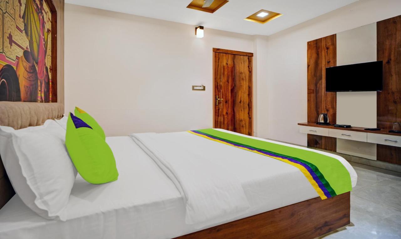 אודייפור Hotel Eagle Inn מראה חיצוני תמונה