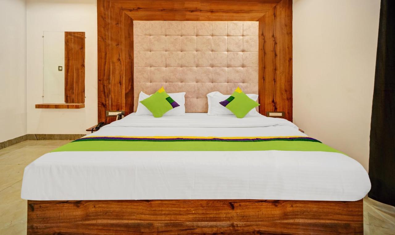 אודייפור Hotel Eagle Inn מראה חיצוני תמונה