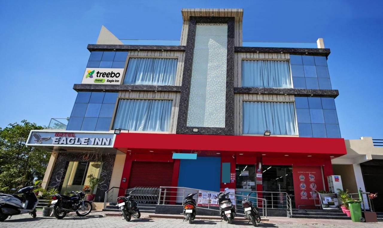 אודייפור Hotel Eagle Inn מראה חיצוני תמונה