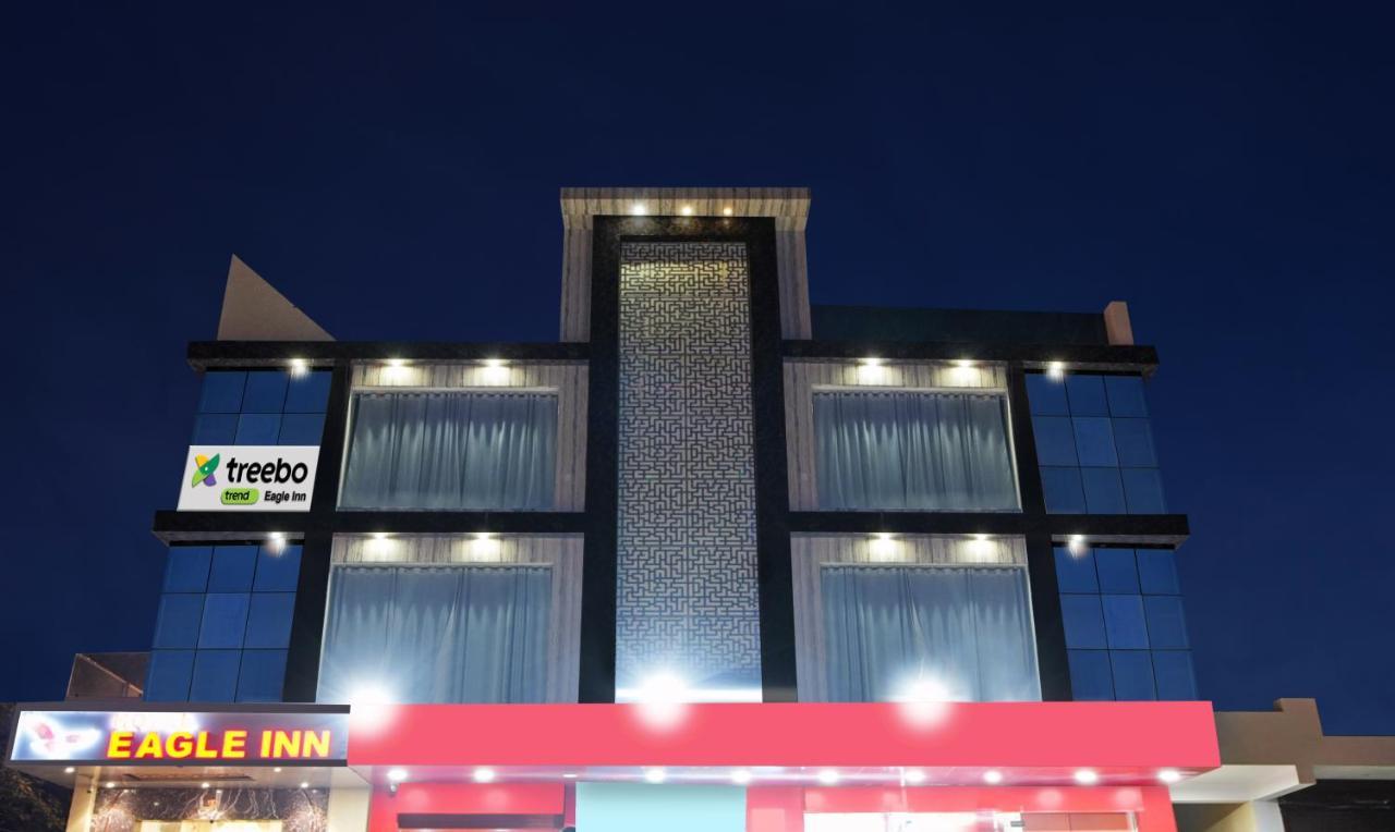 אודייפור Hotel Eagle Inn מראה חיצוני תמונה