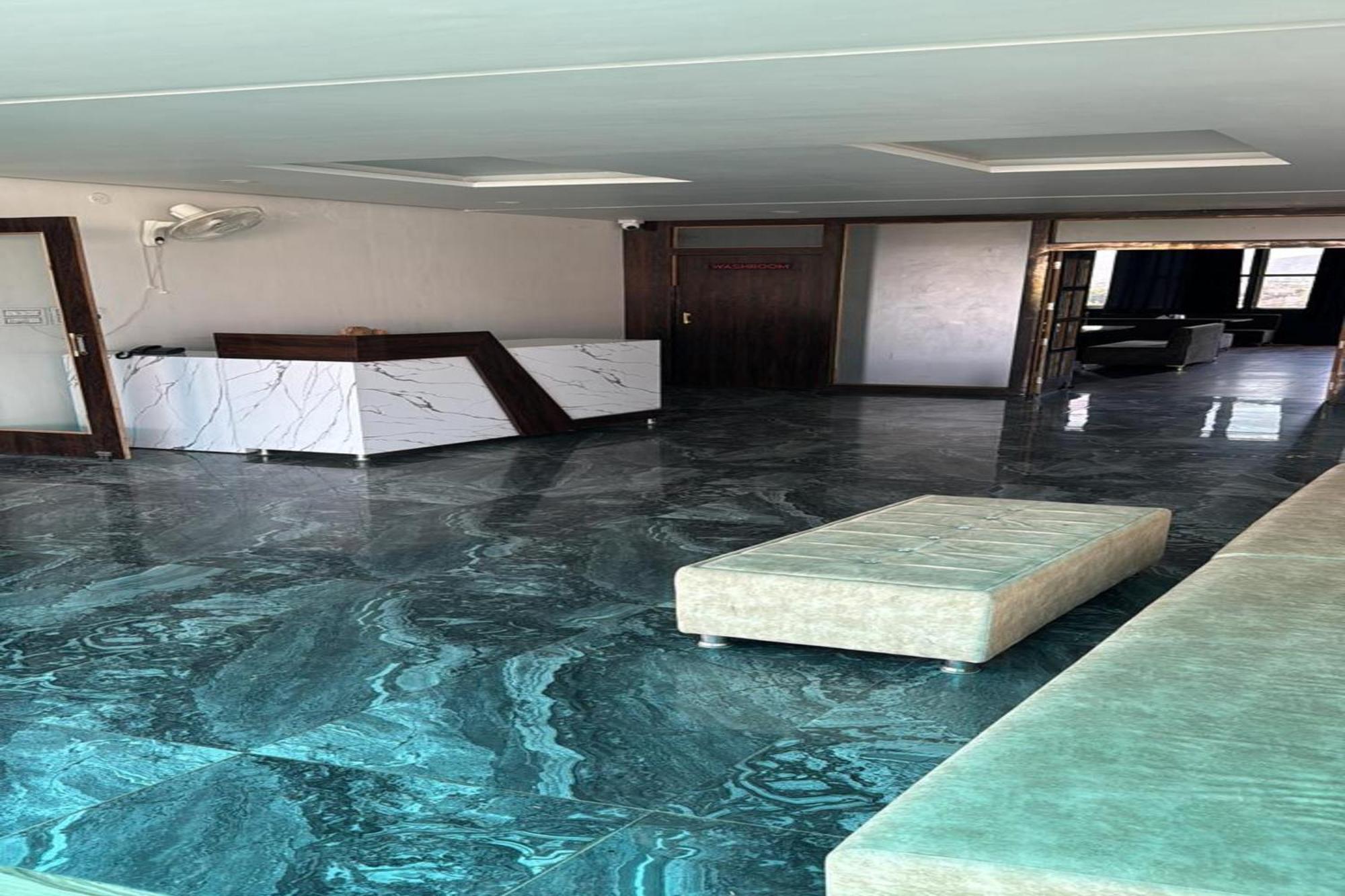 אודייפור Hotel Eagle Inn מראה חיצוני תמונה
