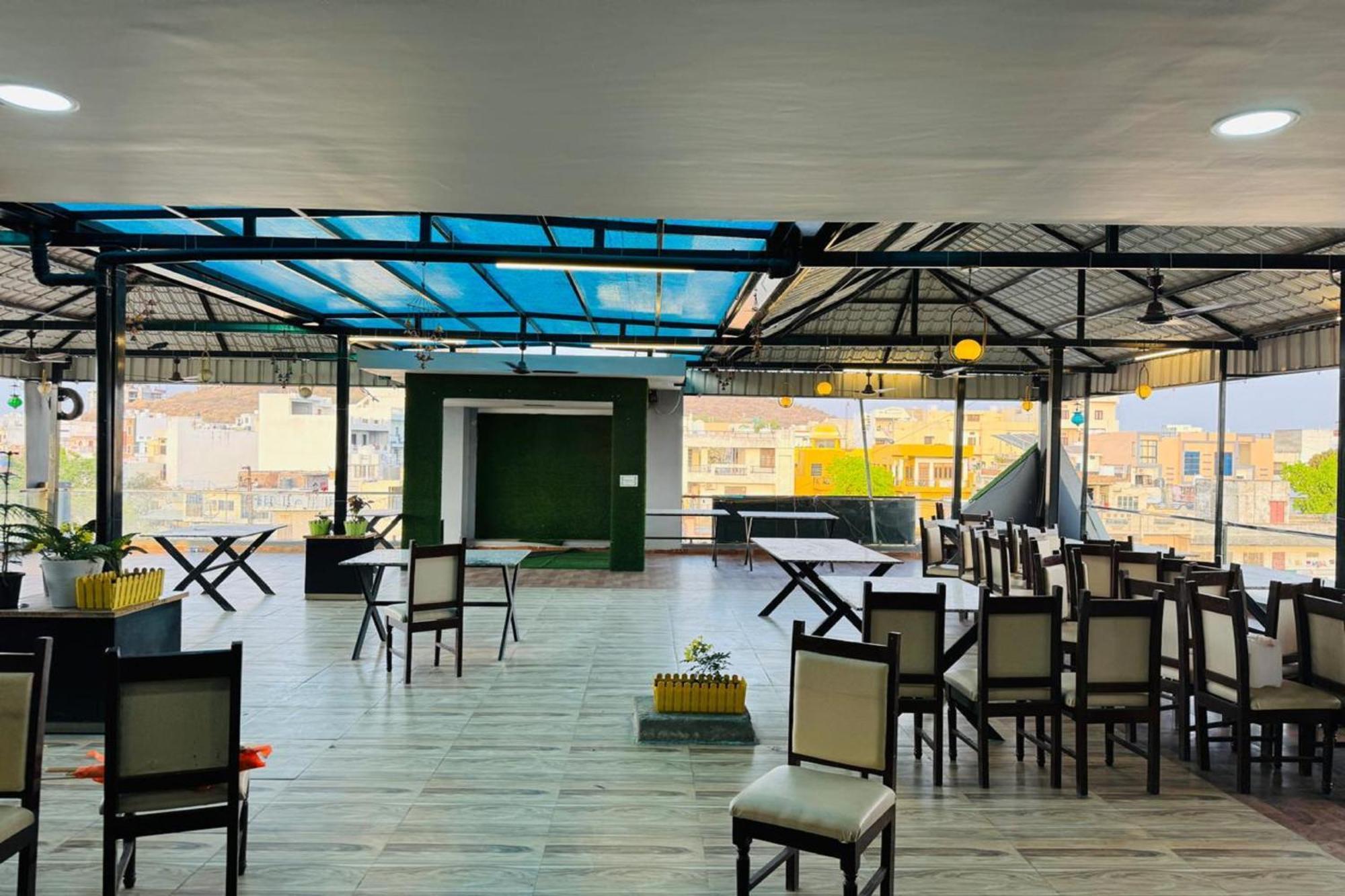 אודייפור Hotel Eagle Inn מראה חיצוני תמונה