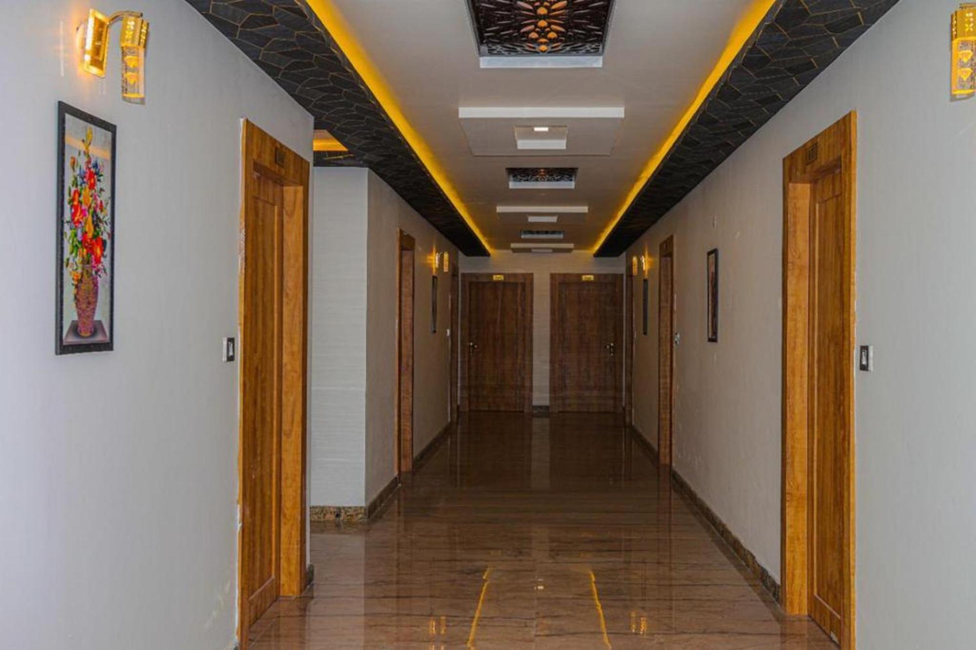 אודייפור Hotel Eagle Inn מראה חיצוני תמונה