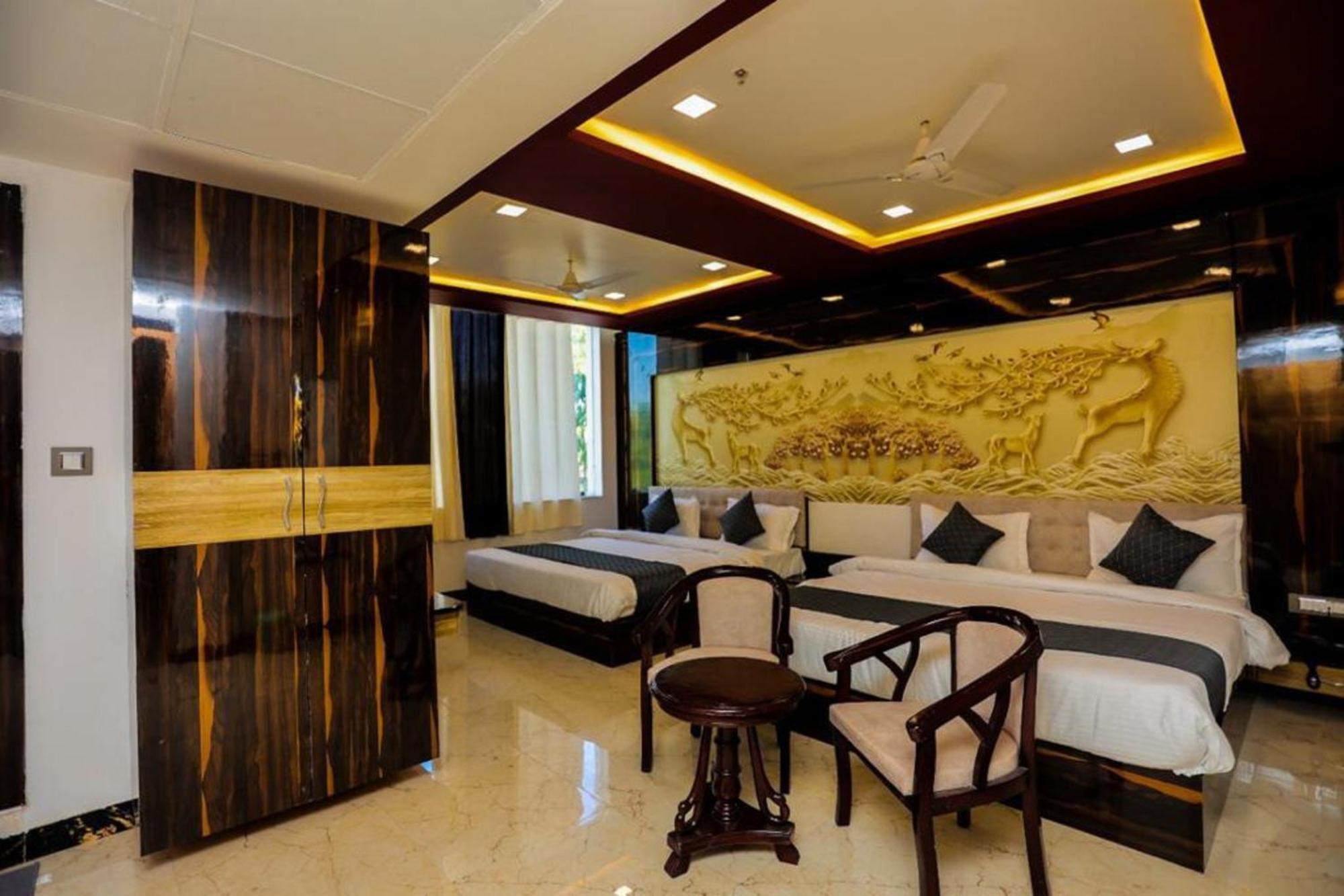 אודייפור Hotel Eagle Inn מראה חיצוני תמונה